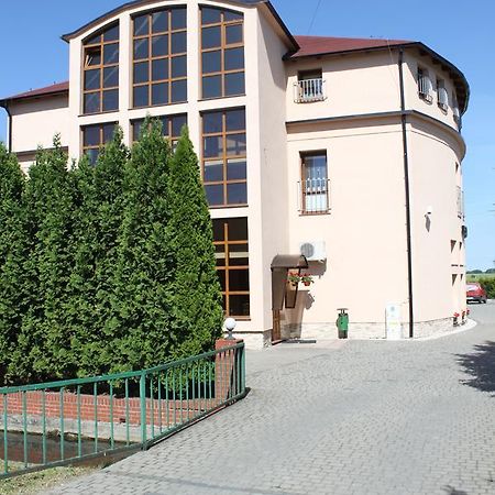 Hotel Oaza Prudnik Kültér fotó