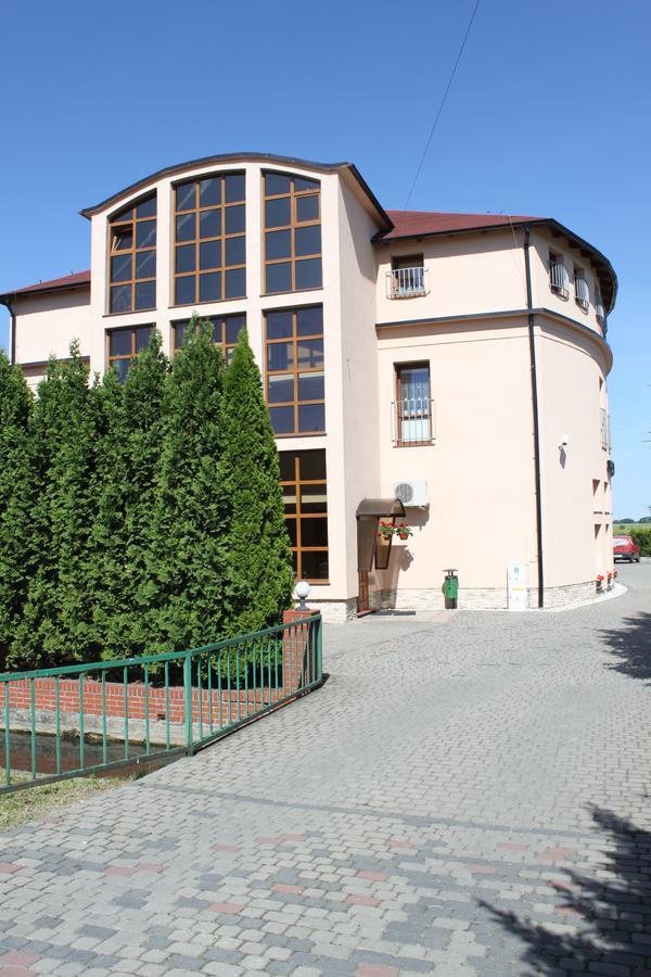 Hotel Oaza Prudnik Kültér fotó