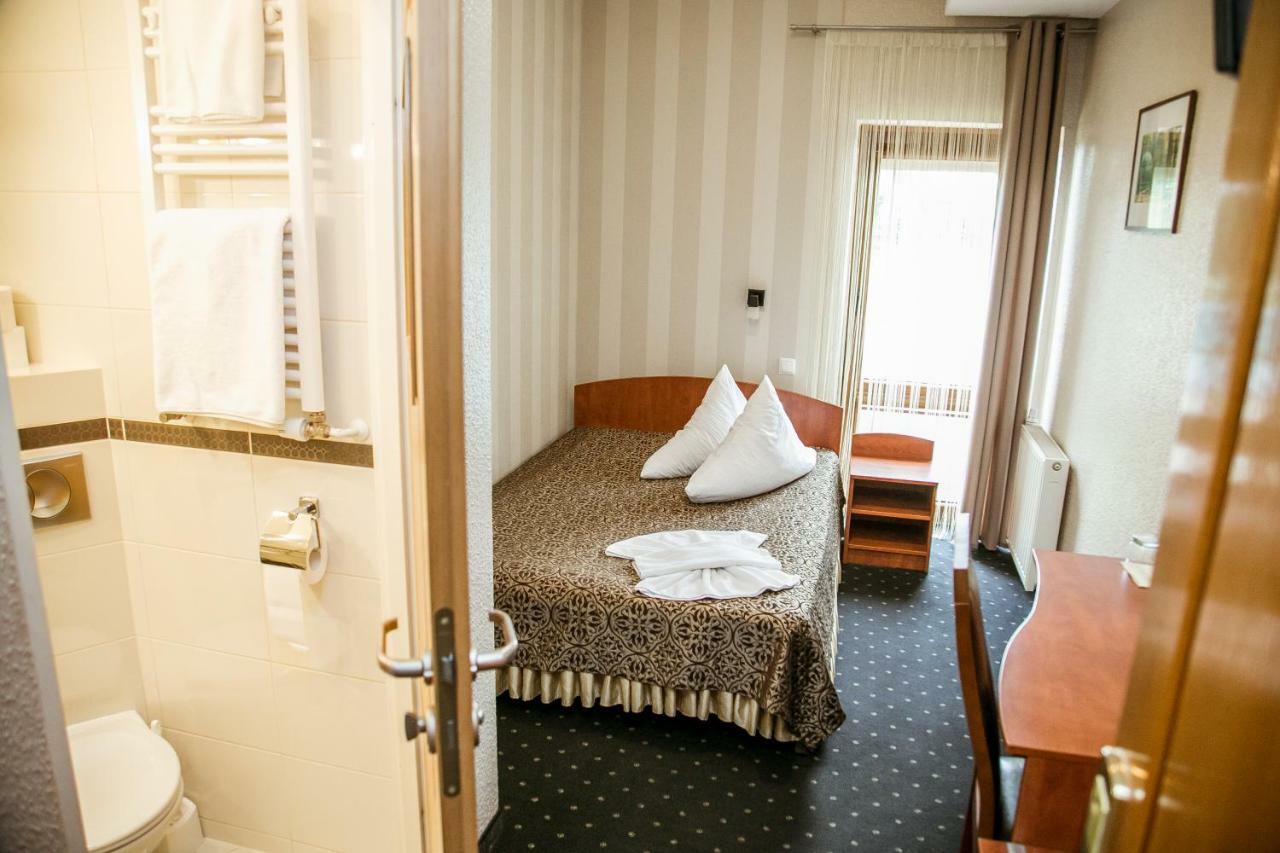 Hotel Oaza Prudnik Kültér fotó