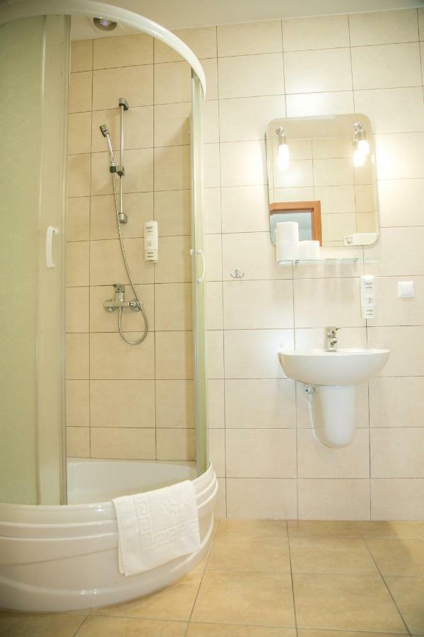 Hotel Oaza Prudnik Kültér fotó
